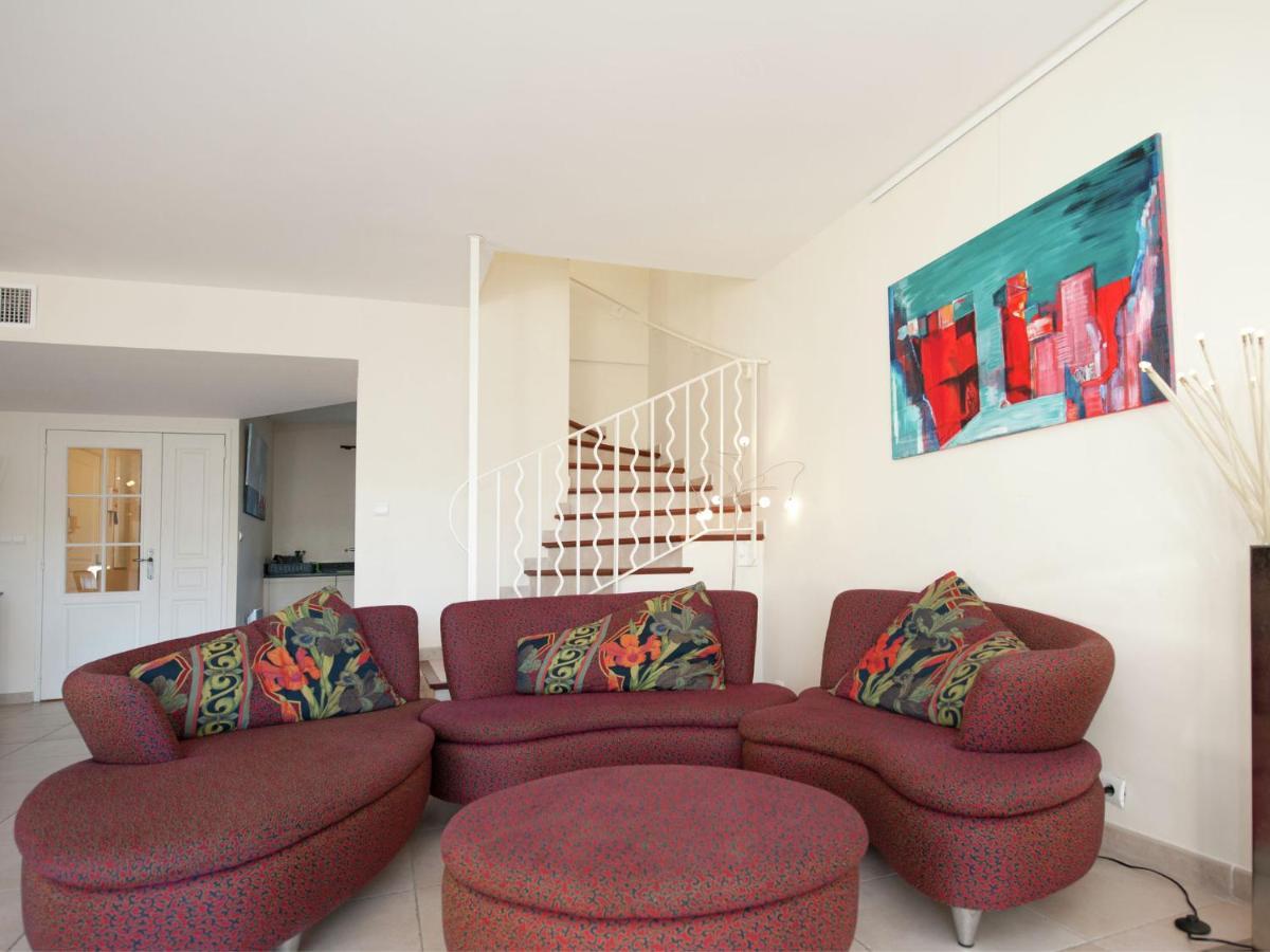 Modern Villa Near The Sea With Balcony إج مورت المظهر الخارجي الصورة